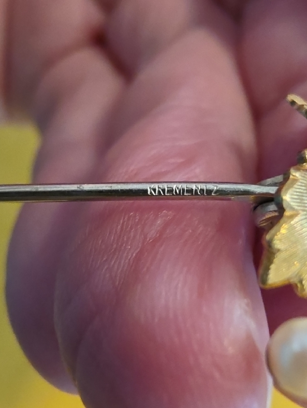 Vintage Krementz & Co. Brooch - Rolled Gold Plate - Piece Is Marked "KREMENTZ" - Picture 8 of 9